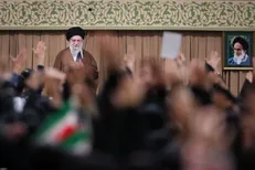 رهبر انقلاب: معرفت و آگاهی خود را افزایش دهید / حرکت علمی باید شتاب بگیرد + فیلم