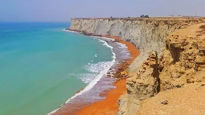 اثرات طوفان گرمسیری بر سواحل جنوب