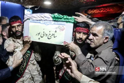 مراسم تشییع پیکر شهید مدافع حرم سردار دایی&zwnj;پور در تهران برگزار شد