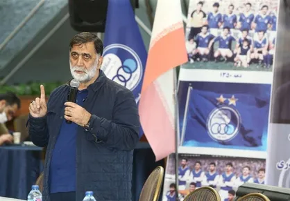 آجورلو خطاب به بازیکنان استقلال: دربی را ببرید، حتی اگر داور برایتان پنالتی نگرفت