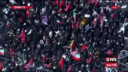 مردم حاضر در مصلی یکصدا فریاد می&zwnj;زنند: &laquo;ما ذوالفقار حیدریم، منتقمان رهبریم&raquo;