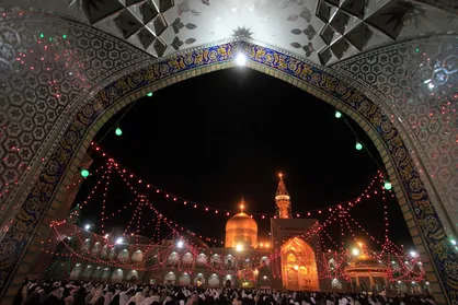 ورود بیش از ۴ میلیون زائر به مشهد در دهه پایانی صفر