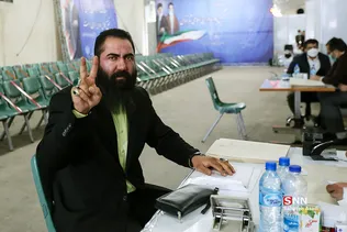 بازدید فرماندار تهران از ثبت نام انتخابات شورای شهر