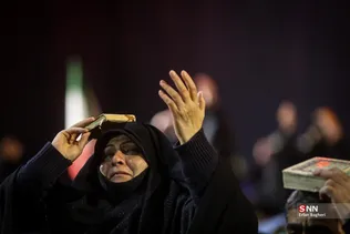 مراسم احیاء شب بیست و سوم ماه رمضان در میدان انقلاب اسلامی تهران