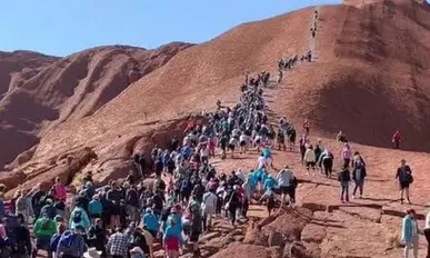 این گردشگران باید هزینه نجات شان را بپردازند
