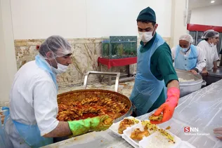 ضیافت افطاری در حرم حضرت معصومه(س)