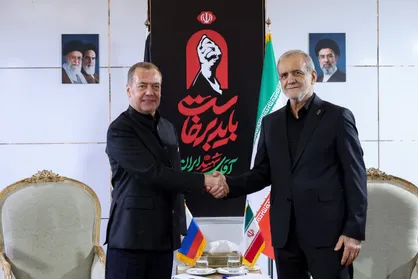 پزشکیان: باید از ظرفیت&zwnj;های شانگهای، بریکس و اوراسیا برای توسعه همکاری&zwnj;ها بهره گرفت