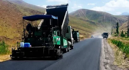 اجرای ۶.۳ کیلومتر روکش آسفالت در محورهای روستایی ساوجبلاغ
