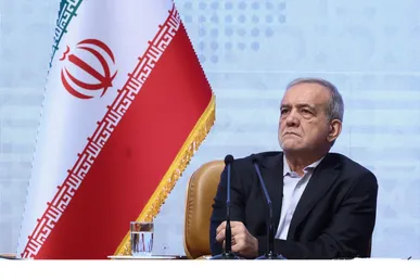 سه پیشنهاد رئیس جمهور کشورمان برای وحدت کشورهای اسلامی / پزشکیان: دفاع از ایران به معنای ناامنی همسایگان نیست + فیلم