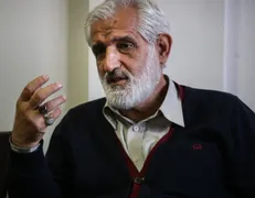 سروری: نمی‌گذاریم جریان واگرا با ایجاد دو قطبی مردم را از تمرکز بر مسائل اصلی غافل کنند / دولت مردم را بازی داده است