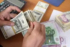 اعلام قیمت فروش ارز مسافرتی بدون کارمزد ۱۴ هزار و ۹۵۲ تومان