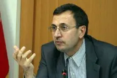 افندی‌زاده: عامل انسانی در تصادفات جاده‌ای نقش کلیدی دارد / تدوین برنامه ۵ ساله با عنوان ایمنی راه‌ها