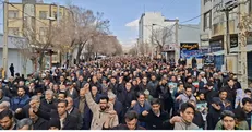 مردم داغدار چهارمحال و بختیاری در شهادت رهبرشان سوگواری کردند +فیلم