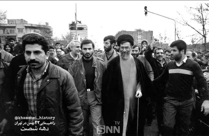 تصویری از حضور حضرت آیت&zwnj;الله خامنه&zwnj;ای در راهپیمایی ۲۲ بهمن دهه شصت