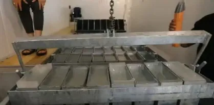 کارخانه یخ بنیاد احسان در کربلا ۵ هزار قالب یخ توزیع می&zwnj;کند