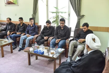 دیدار اعضای انجمن اسلامی دانشجویان دانشگاه شیراز با نماینده ولی فقیه در استان فارس + تصاویر