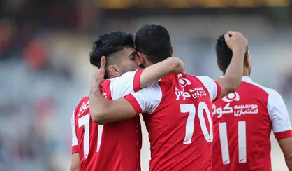 پرسپولیس ۴ - ذوب&zwnj;آهن ۰ / پروفسور، ژنرال را با گلباران بدرقه کرد