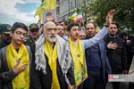 آیین تشییع پیکر شهیده معصومه کرباسی، اولین بانوی ایرانی شهید در راه قدس و حجت‌الاسلام شهید محمد صباحی، امام جمعه کازرون امروز یکشنبه ۶ آبان ۱۴۰۳ با حضور پرشور مردم شیراز برگزار شد.