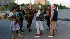 ادامه سقوط شهرهای افغانستان/ قندوز به دست طالبان افتاد