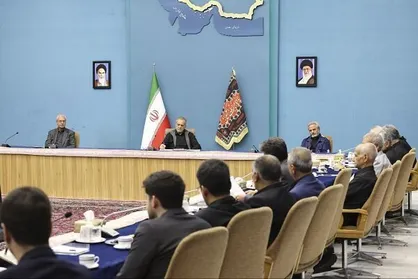 قول پزشکیان به جامعه کارگری برای مشارکت آن&zwnj;ها در اقتصاد
