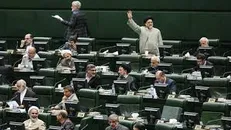 اسدی: ادعای وکیل ملت بودن در ادوار سابق در حد حرف باقی ماند / دهقان: فاصله بهارستان تا مردم باید کم شود