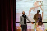 نمایش رسم براین است