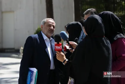 کاظمی: توزیع شیر در ۱۰۰ درصد مدارس انجام می&zwnj;شود/ شیر از این هفته در مدارس تهران توزیع شده است + فیلم