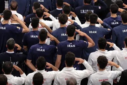 گزارش تصویری/ سلام نظامی مدال&zwnj;آوران ورزشی و المپیادهای علمی جهانی با رهبر انقلاب