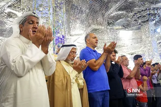 نماز عید قربان در حرم مطهر رضوی 