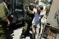 دستگیری ۱۰ فلسطینی در حمله صهیونیست‌ها به کرانه باختری