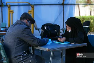 بازدید فرماندار تهران از ثبت نام انتخابات شورای شهر