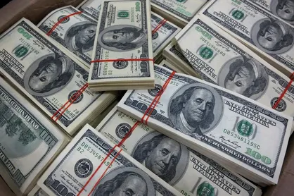 قیمت دلار به ۱۱۷۰۰ تومان رسید