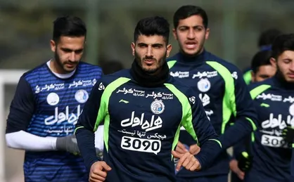 مدافع استقلال راهی تهران می&zwnj;شود