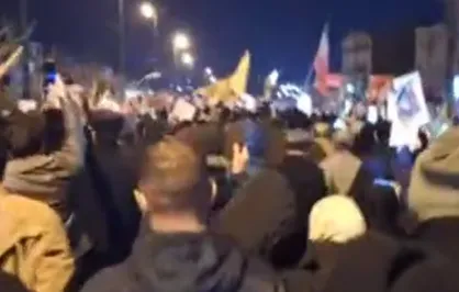 بچه&zwnj;های &laquo;دماوند&raquo; برای وداع با شیرمردان &laquo;دنا&raquo; به خیابان آمدند