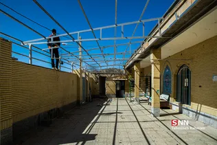 سی سخت، دوماه بعد از زلزله- مراحل بازسازی مسجدی در این شهر که براثر زلزله آسیبی جزئی دیده، آغاز شده است.