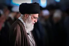 رهبر انقلاب بر پیکر شهید اسماعیل هنیه نماز اقامه کردند + فیلم