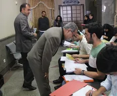 رئیس دانشگاه بین‌المللی امام خمینی از روند ثبت‌نام دانشجویان ورودی جدید بازدید کرد