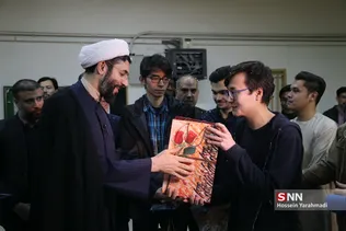 دیدار حجت‌الاسلام رستمی با دانشجویان مسیحی کوی دانشگاه تهران