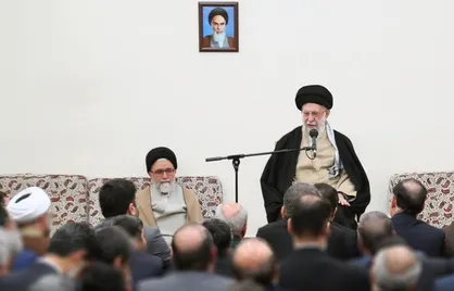 تنها راه&zwnj;حل مشکلات، پایبندی به مبانی انقلاب است