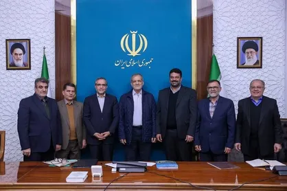 طرح&zwnj;های آب و راهسازی در دیدار با رئیس&zwnj;جمهور مورد بررسی قرار گرفت