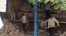 جهادگران دانشجوی قائن اردوی جهادی ساخت منزل خانواده نیازمند را برگزار کردند