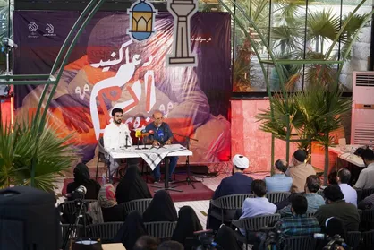 شب شعر &laquo;دعا کنید آدم زنده بماند&raquo; برگزار شد/ در هوای نُه پرنده&zwnj;ی خونین که از شانه&zwnj;های دکتر النجار پریدند