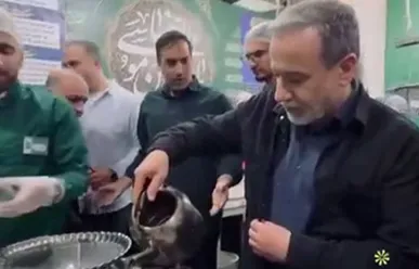 وزیر امورخارجه مهمان چایخانه امام رضا (ع)