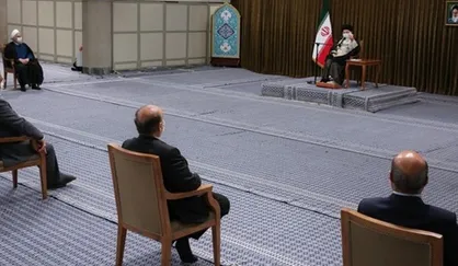 شباهت &laquo;تقریبا هیچ&raquo; دیدار آخر دولت روحانی با دیدار آخر دولت&zwnj;های پیشین / وقتی دولت تدبیر و امید به&zwnj;جای الگو، &laquo;عبرت&raquo; می&zwnj;شود