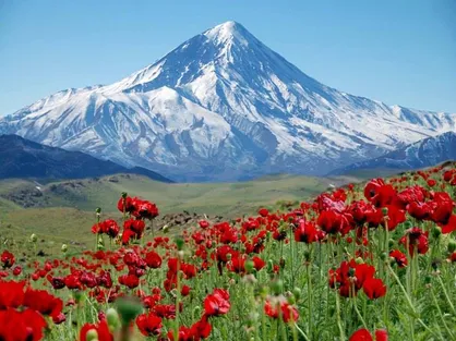 تصویر هوایی بی نظیر از قله دماوند