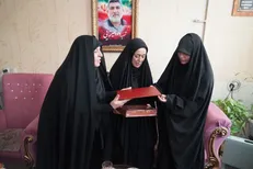 شهدا برگ‌های زرین تاریخ این مرز و بوم هستند