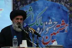 دشمنان در بستر فشار اقتصادی به دنبال تغییر باور‌ها و اصول ملت هستند