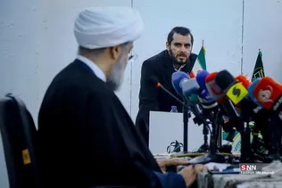 نشست  حمید شهریاری