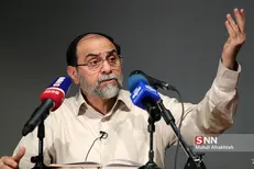 رویکردهای سیاست خارجه آمریکا کاملا ایدئولوژیک است / کسانی که انقلابیون را آرمانگرا می‌دانستند، در مذاکرات سر خودشان کلاه رفت