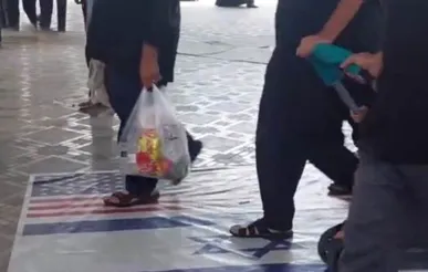 زائران حسینی با پایکوبی بر پرچم‌های آمریکا و رژیم صهیونیستی، انزجار خود را از ظلم و ستم به نمایش گذاشتند